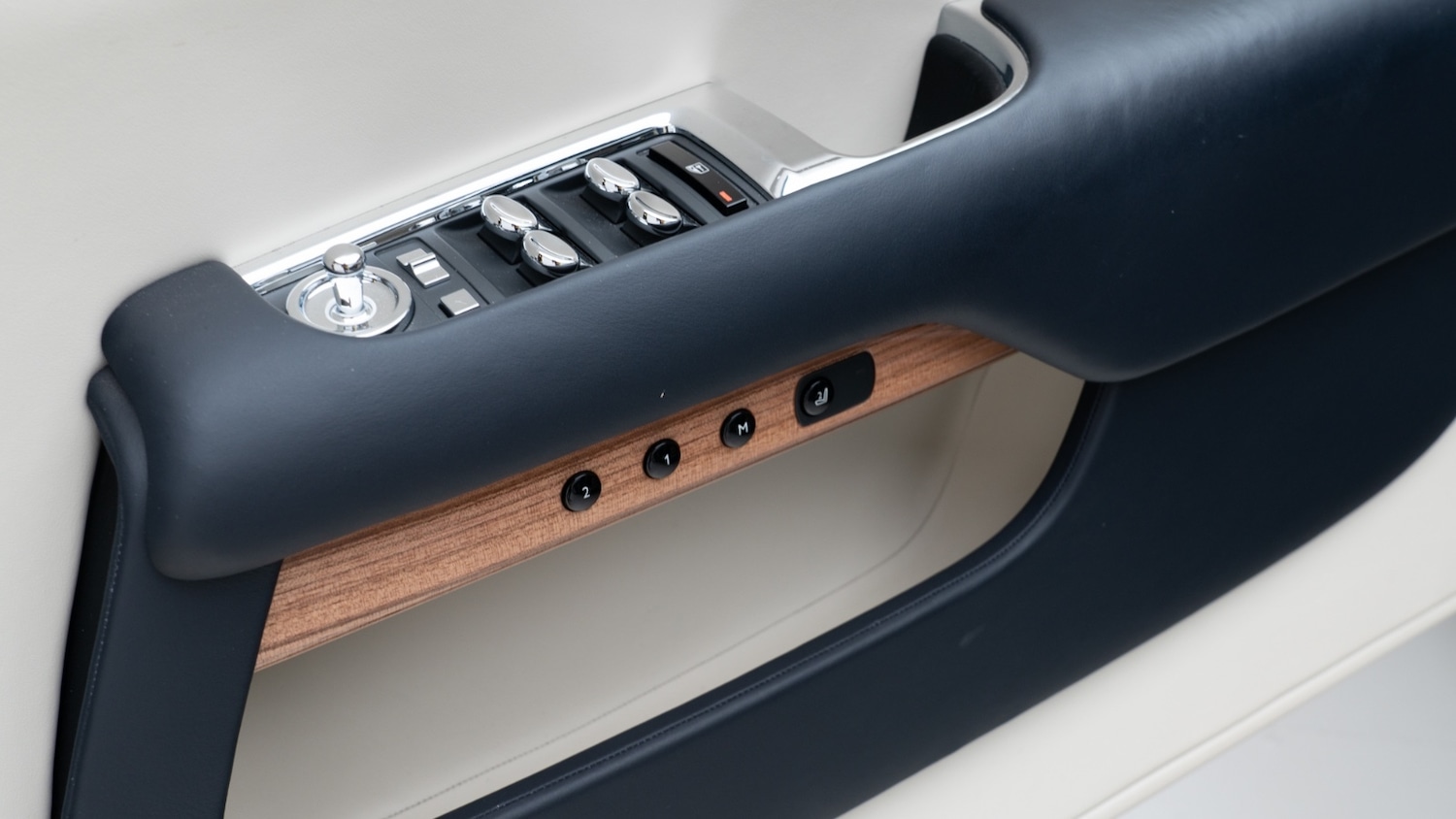 Used Rolls-Royce Silver Dawn 2017 for sale - 76540105: Photo 38