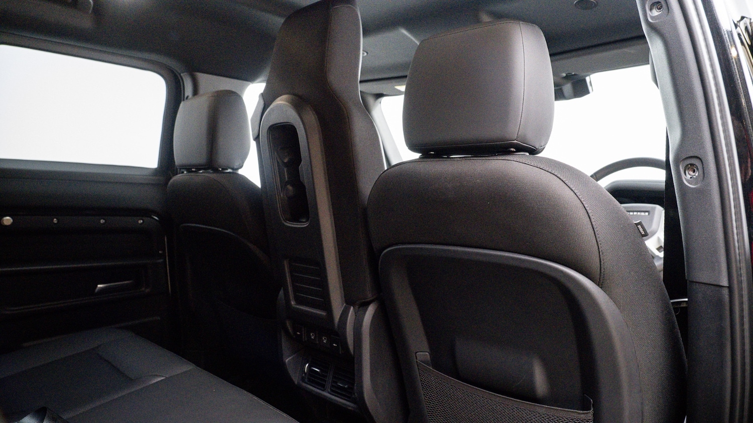 Used Land Rover Defender 2025 for sale - 76948324: Photo 11