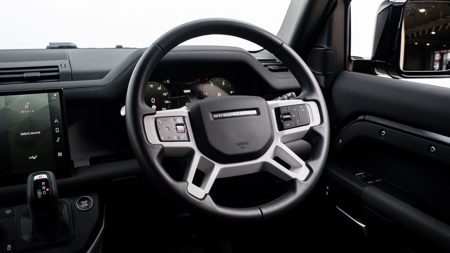 Used Land Rover Defender 2025 for sale - 76948324: Photo 12