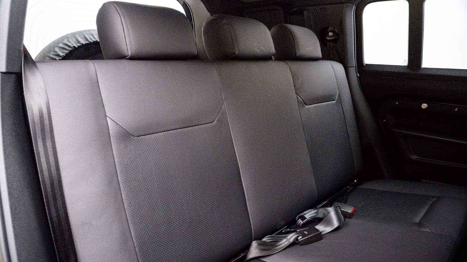 Used Land Rover Defender 2025 for sale - 76948324: Photo 4