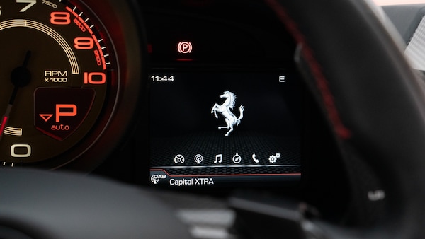 Used Ferrari F8 Spider 2021 for sale - 76276633: Photo 36