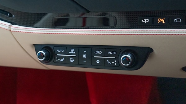 Used Ferrari F8 Spider 2021 for sale - 76276633: Photo 39
