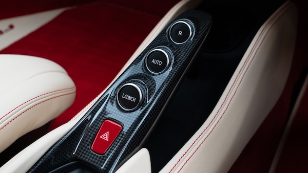 Used Ferrari F8 Spider 2021 for sale - 76276633: Photo 48