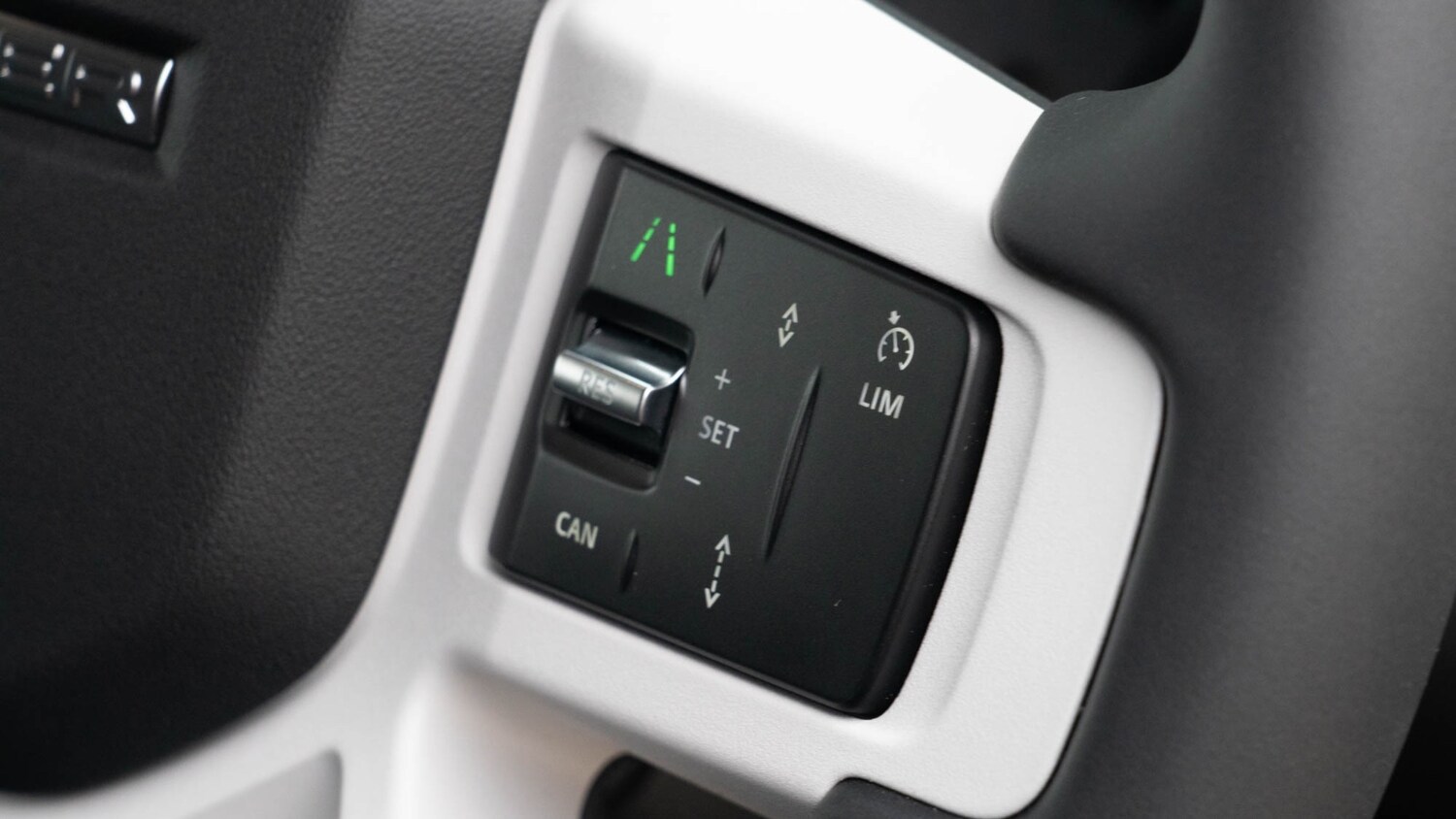 Used Land Rover Defender 2025 for sale - 77848001: Photo 18