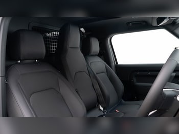Used Land Rover Defender 2025 for sale - 77848001: Photo