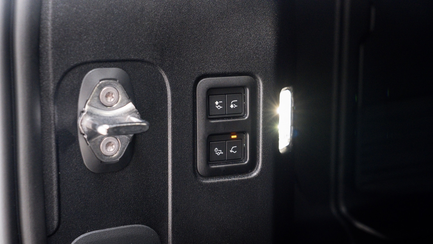 Used Land Rover Defender 2025 for sale - 77406275: Photo 12