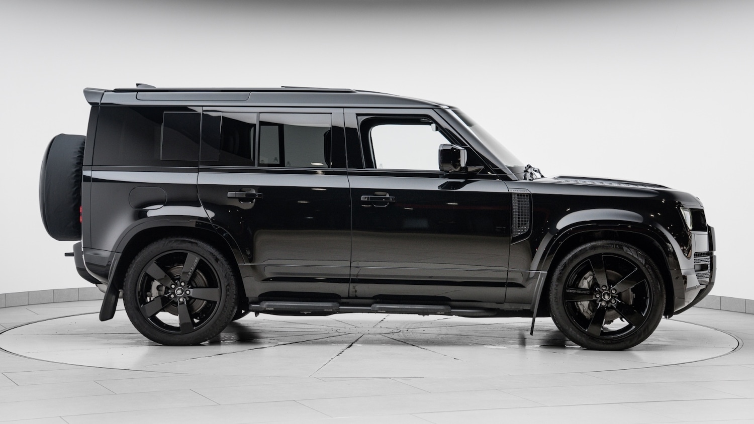 Used Land Rover Defender 2025 for sale - 77406275: Photo 4