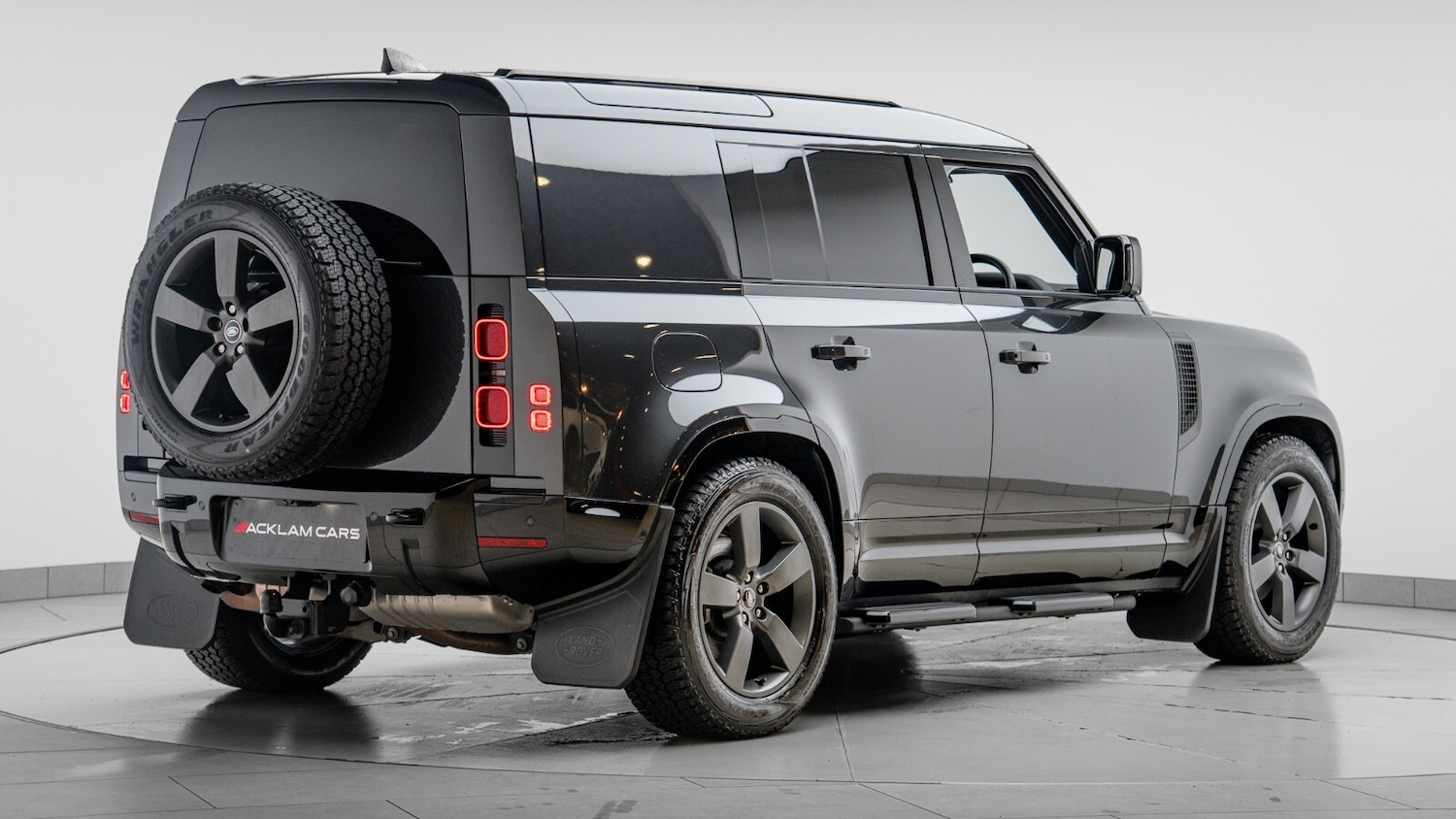 Used Land Rover Defender 2025 for sale - 76842118: Photo 13