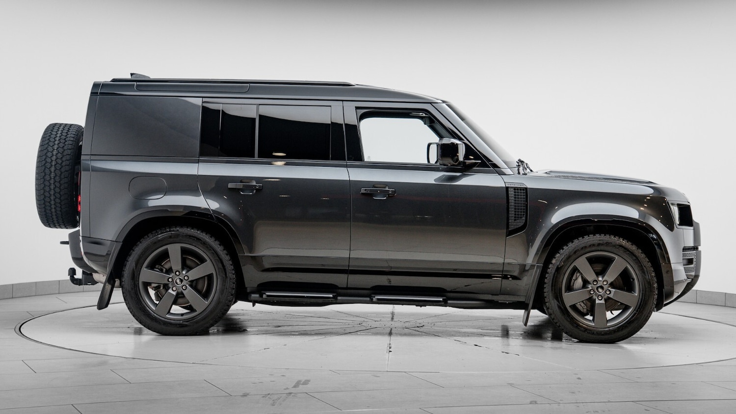 Used Land Rover Defender 2025 for sale - 76842118: Photo 14