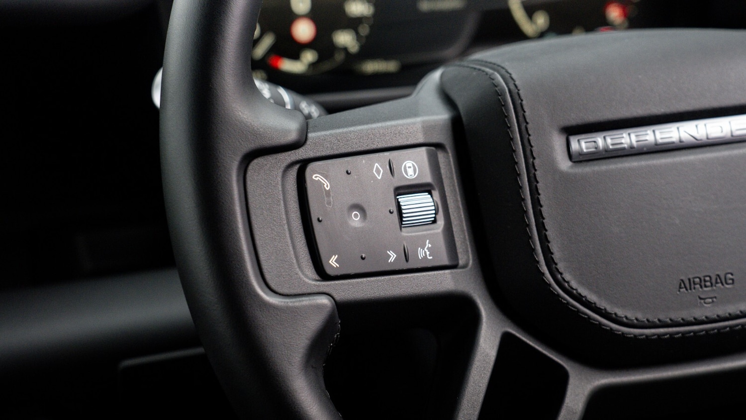 Used Land Rover Defender 2025 for sale - 76842118: Photo 25