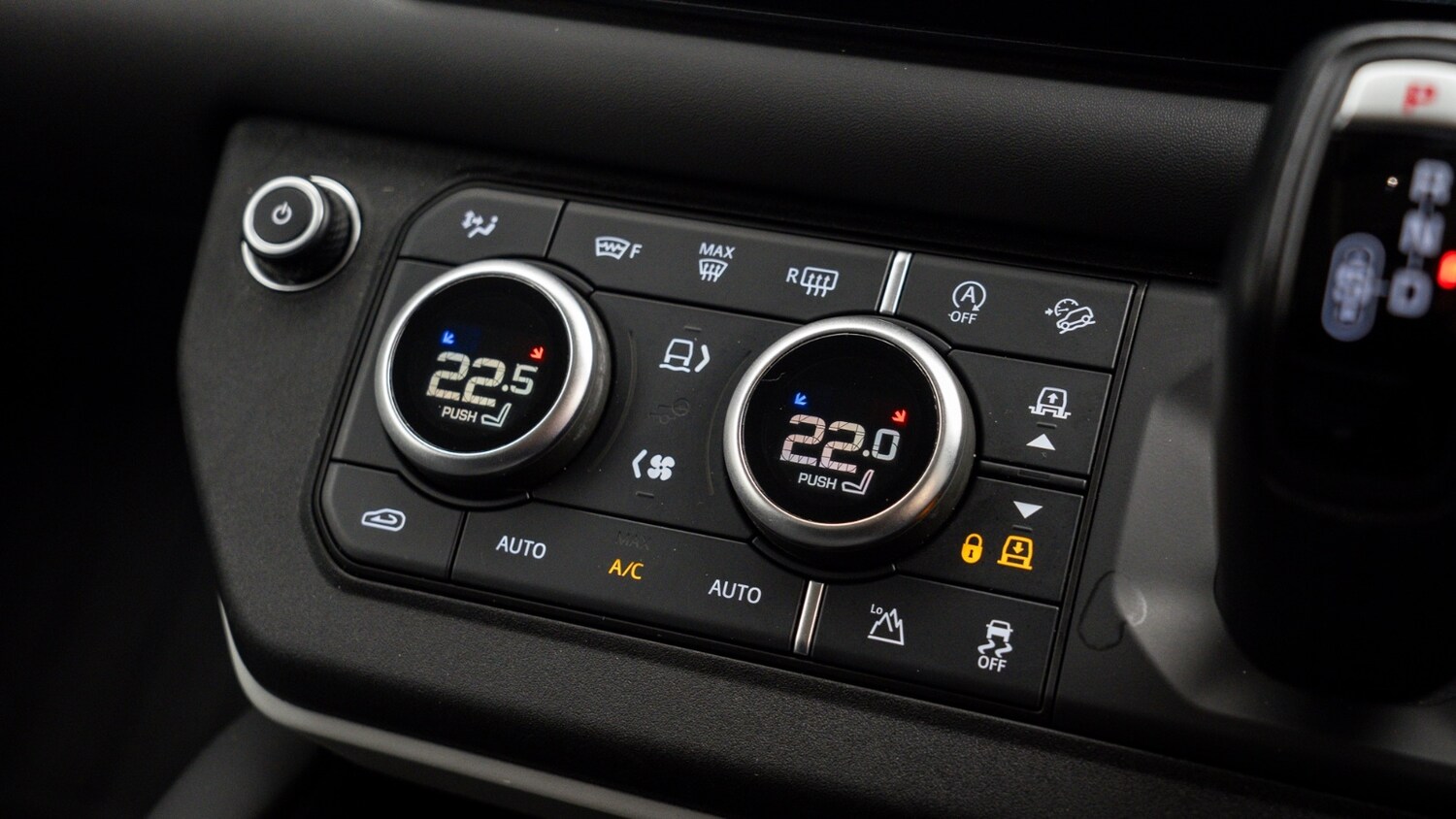 Used Land Rover Defender 2023 for sale - 77988430: Photo 16