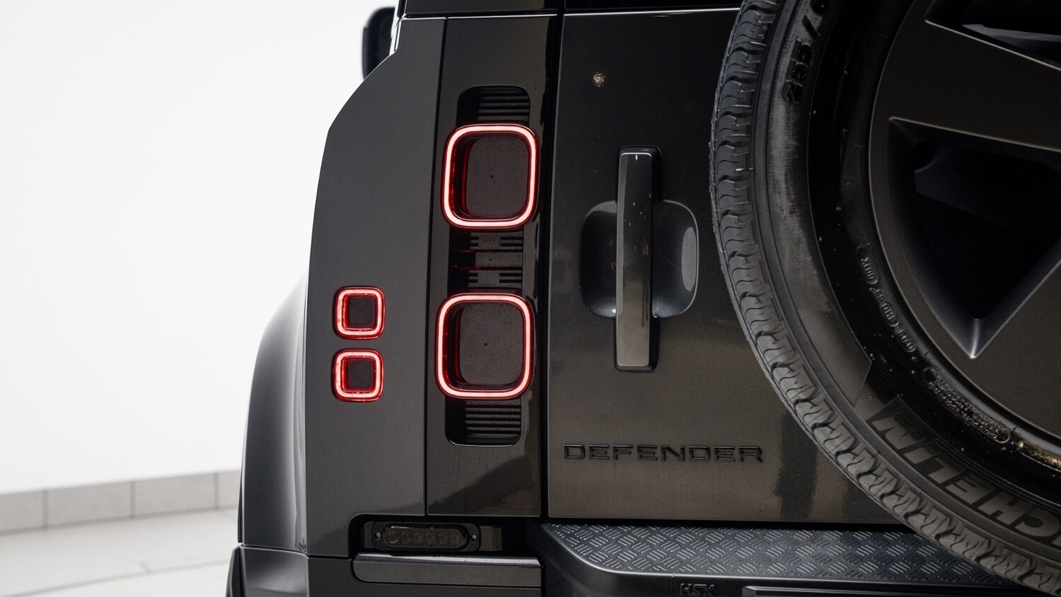 Used Land Rover Defender 2023 for sale - 77988430: Photo 35