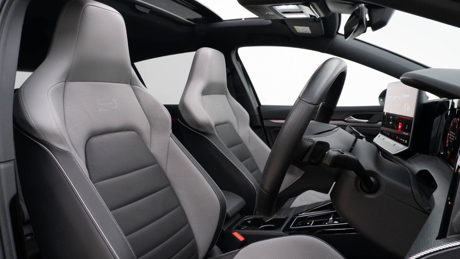 Used Volkswagen Golf 2025 for sale - 76615075: Photo 3