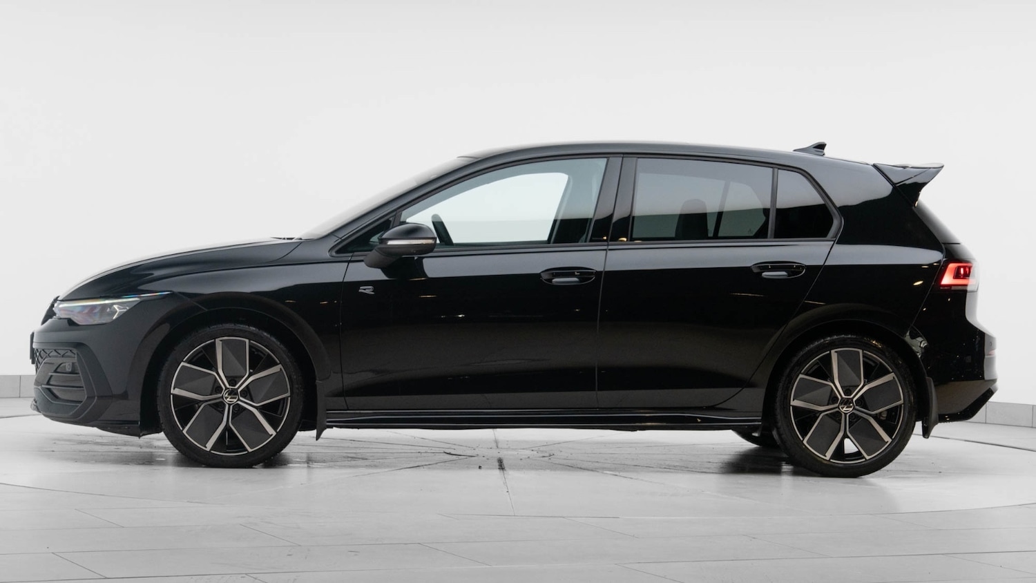 Used Volkswagen Golf 2025 for sale - 76615075: Photo 4