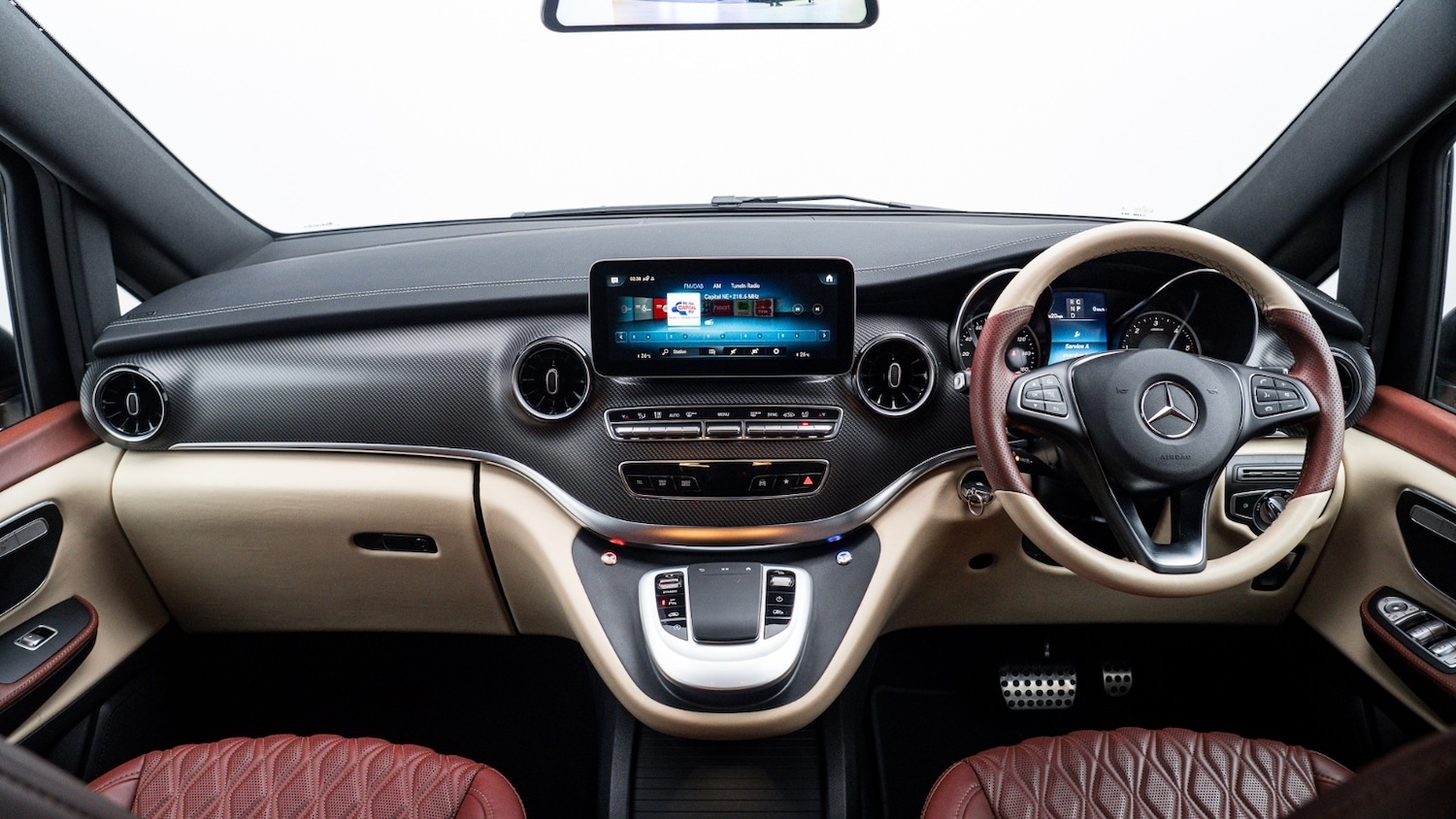 Used Mercedes-Benz V-Class 2023 for sale - 77366899: Photo 2