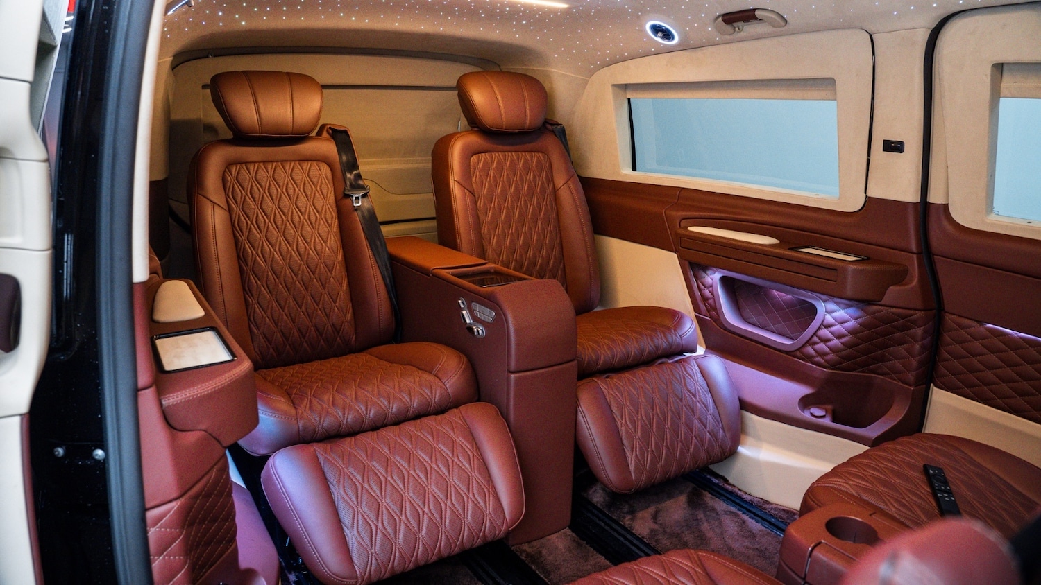 Used Mercedes-Benz V-Class 2023 for sale - 77366899: Photo 3