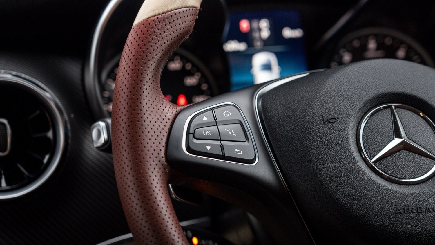 Used Mercedes-Benz V-Class 2023 for sale - 77366899: Photo 40