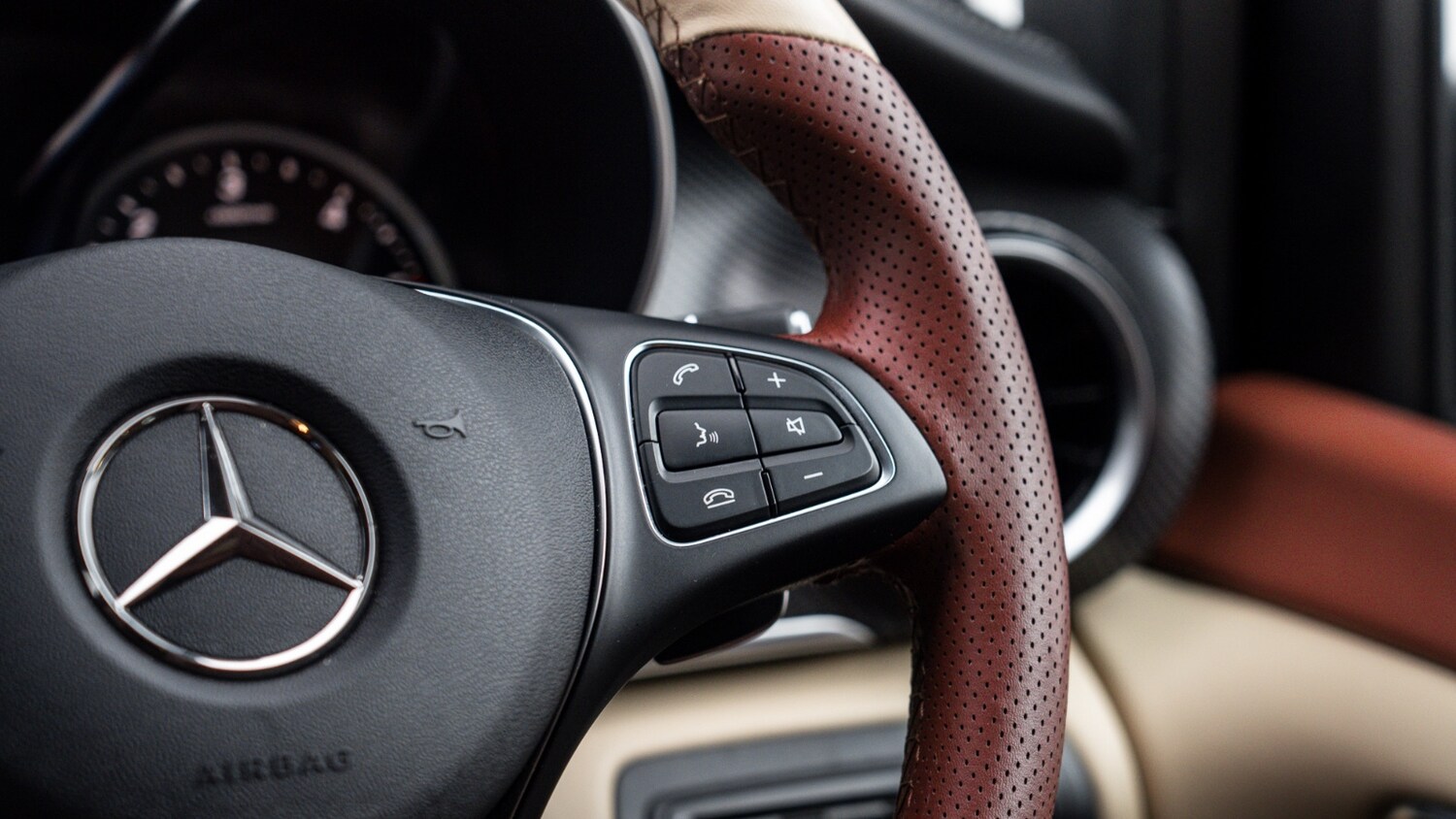 Used Mercedes-Benz V-Class 2023 for sale - 77366899: Photo 41