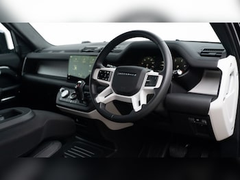 Used Land Rover Defender 2025 for sale - 77665057: Photo