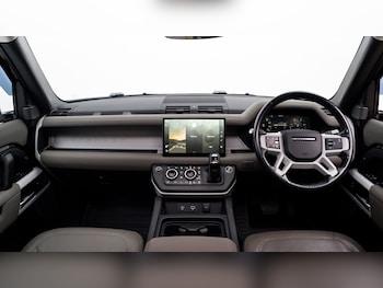 Used Land Rover Defender 2021 for sale - 77063380: Photo