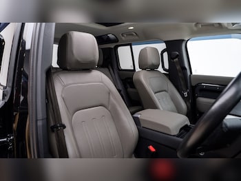 Used Land Rover Defender 2021 for sale - 77063380: Photo