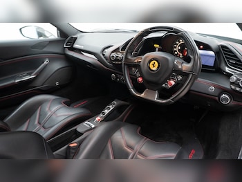 Used Ferrari 488 2018 for sale - 76161371: Photo