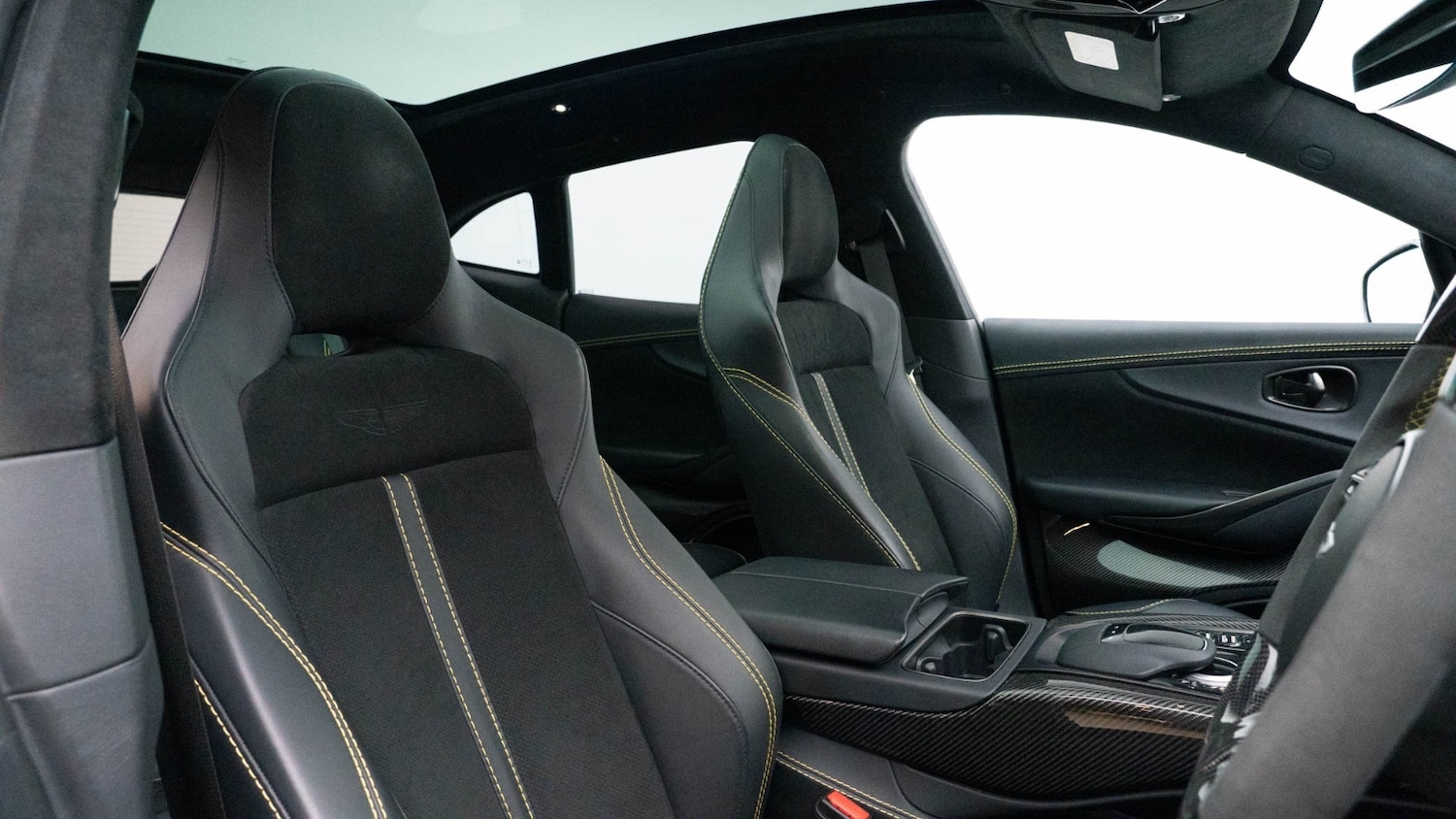 Used Aston Martin DBX 2021 for sale - 77786194: Photo 3