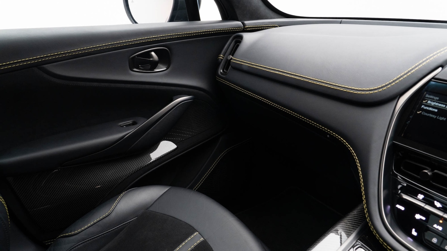 Used Aston Martin DBX 2021 for sale - 77786194: Photo 31