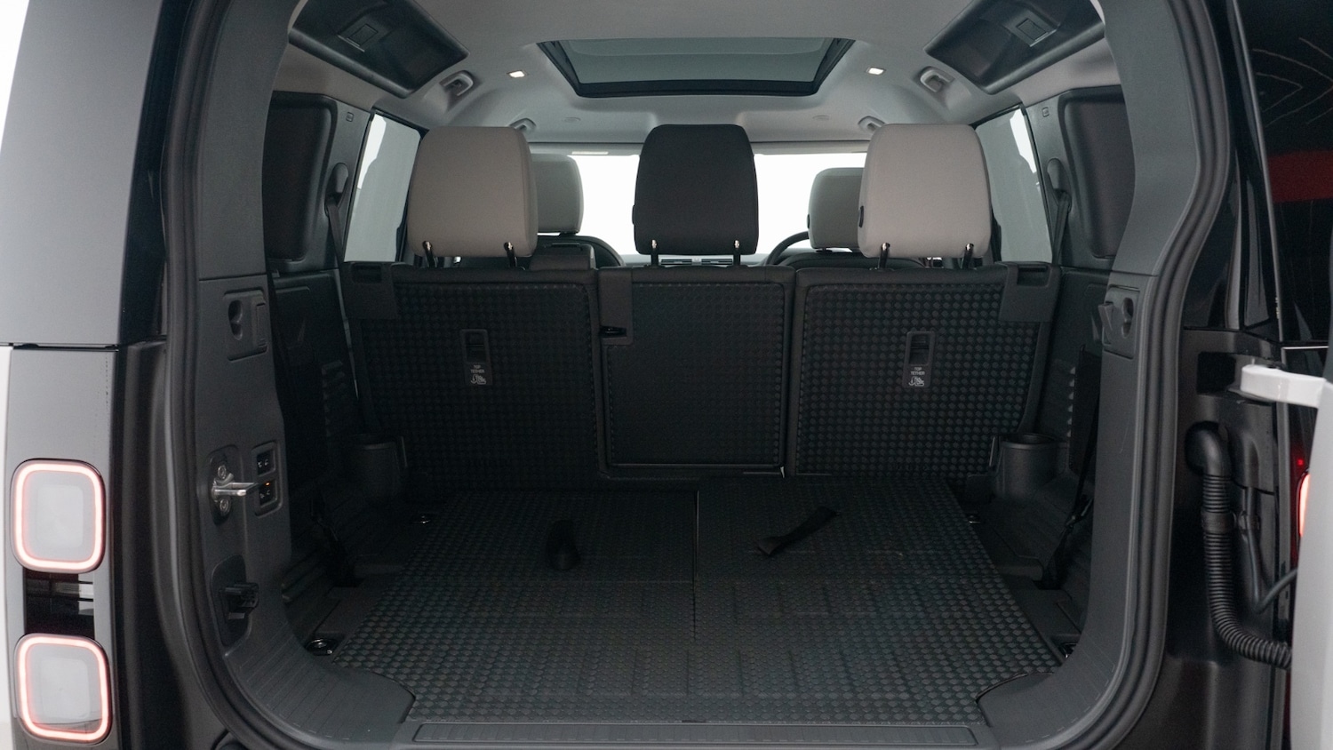 Used Land Rover Defender 2025 for sale - 76434885: Photo 10