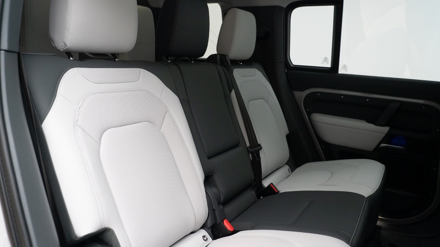 Used Land Rover Defender 2025 for sale - 76434885: Photo 12