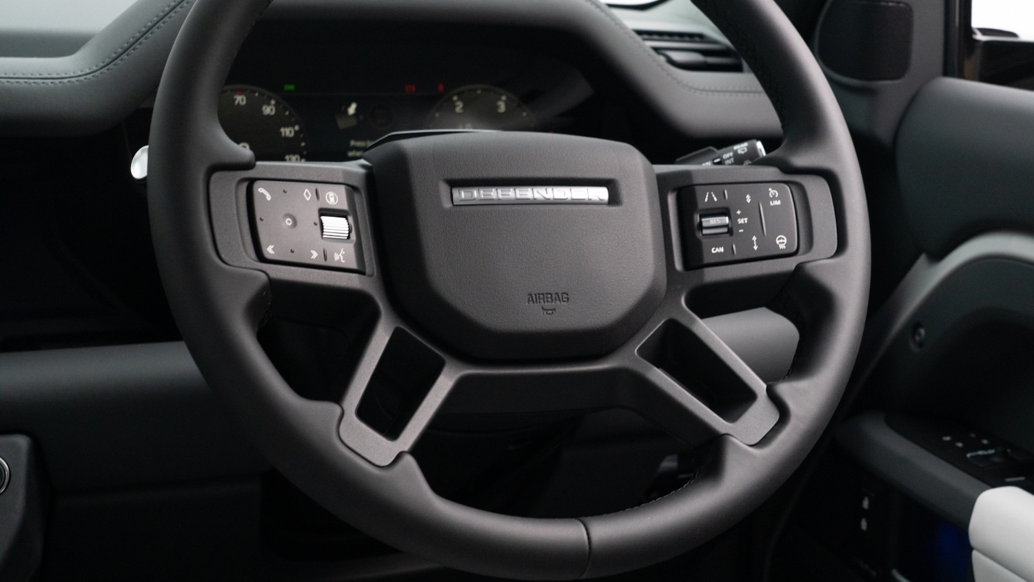 Used Land Rover Defender 2025 for sale - 76434885: Photo 15