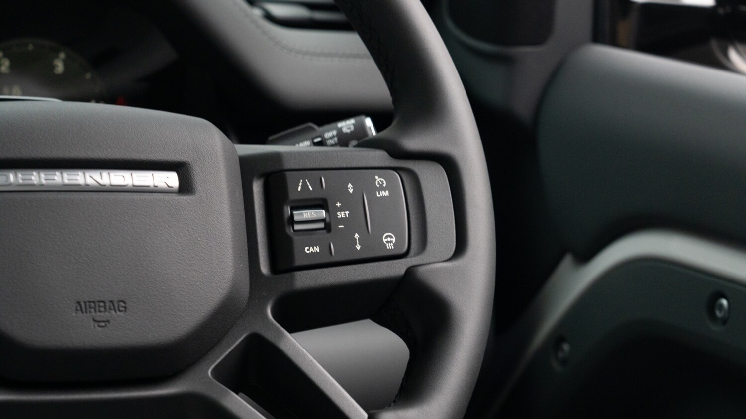 Used Land Rover Defender 2025 for sale - 76434885: Photo 17