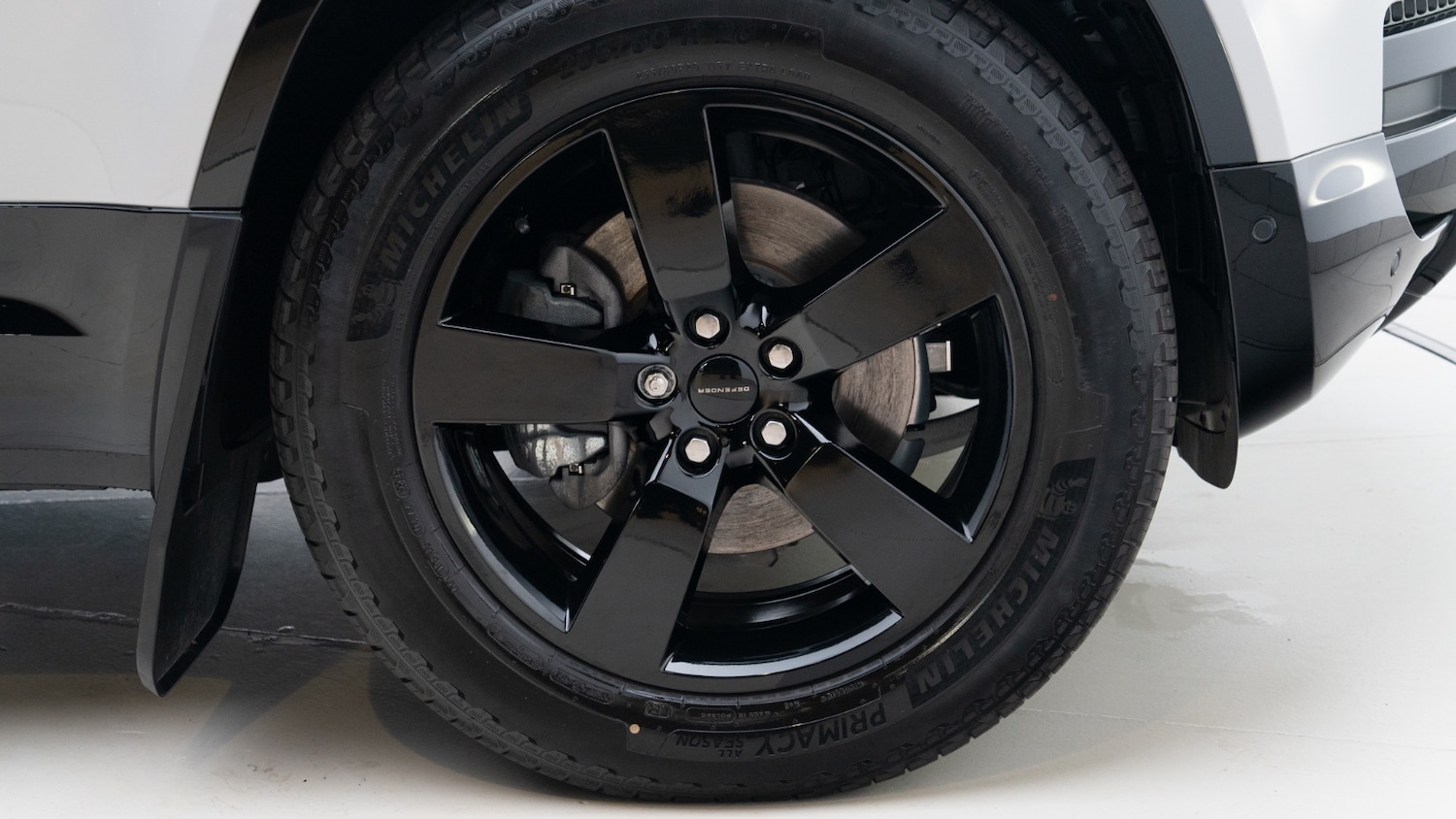 Used Land Rover Defender 2025 for sale - 76434885: Photo 32