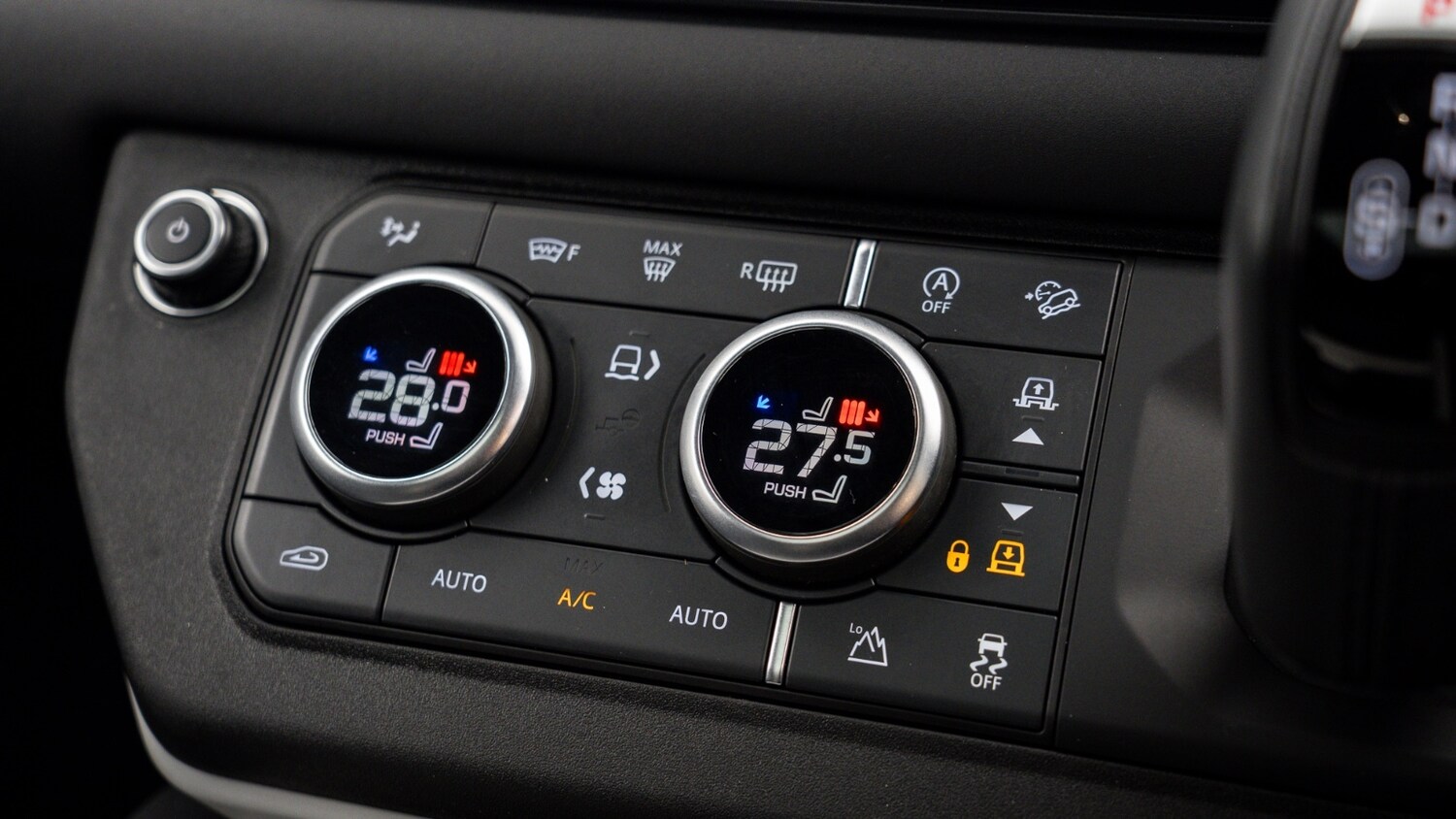 Used Land Rover Defender 2024 for sale - 77988448: Photo 30