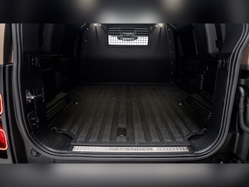 Used Land Rover Defender 2022 for sale - 77917952: Photo