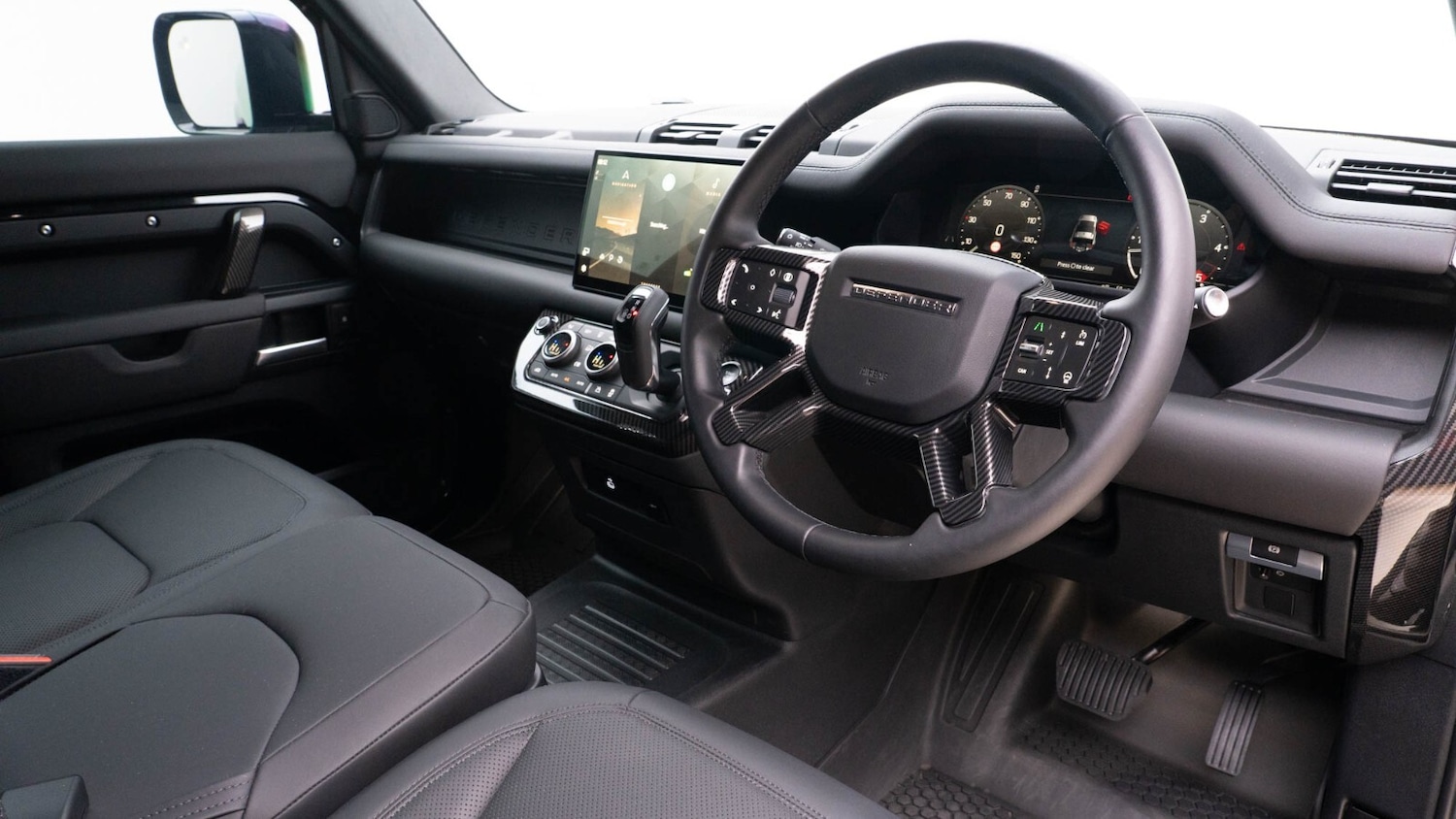Used Land Rover Defender 2025 for sale - 76366456: Photo 3
