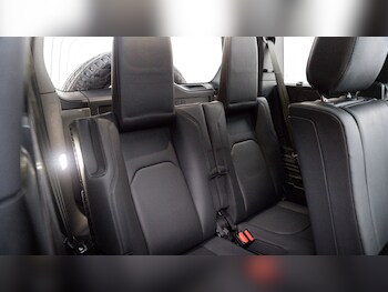 Used Land Rover Defender 2024 for sale - 77178083: Photo