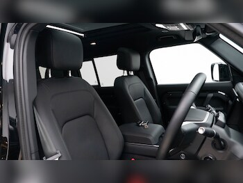 Used Land Rover Defender 2025 for sale - 77470906: Photo