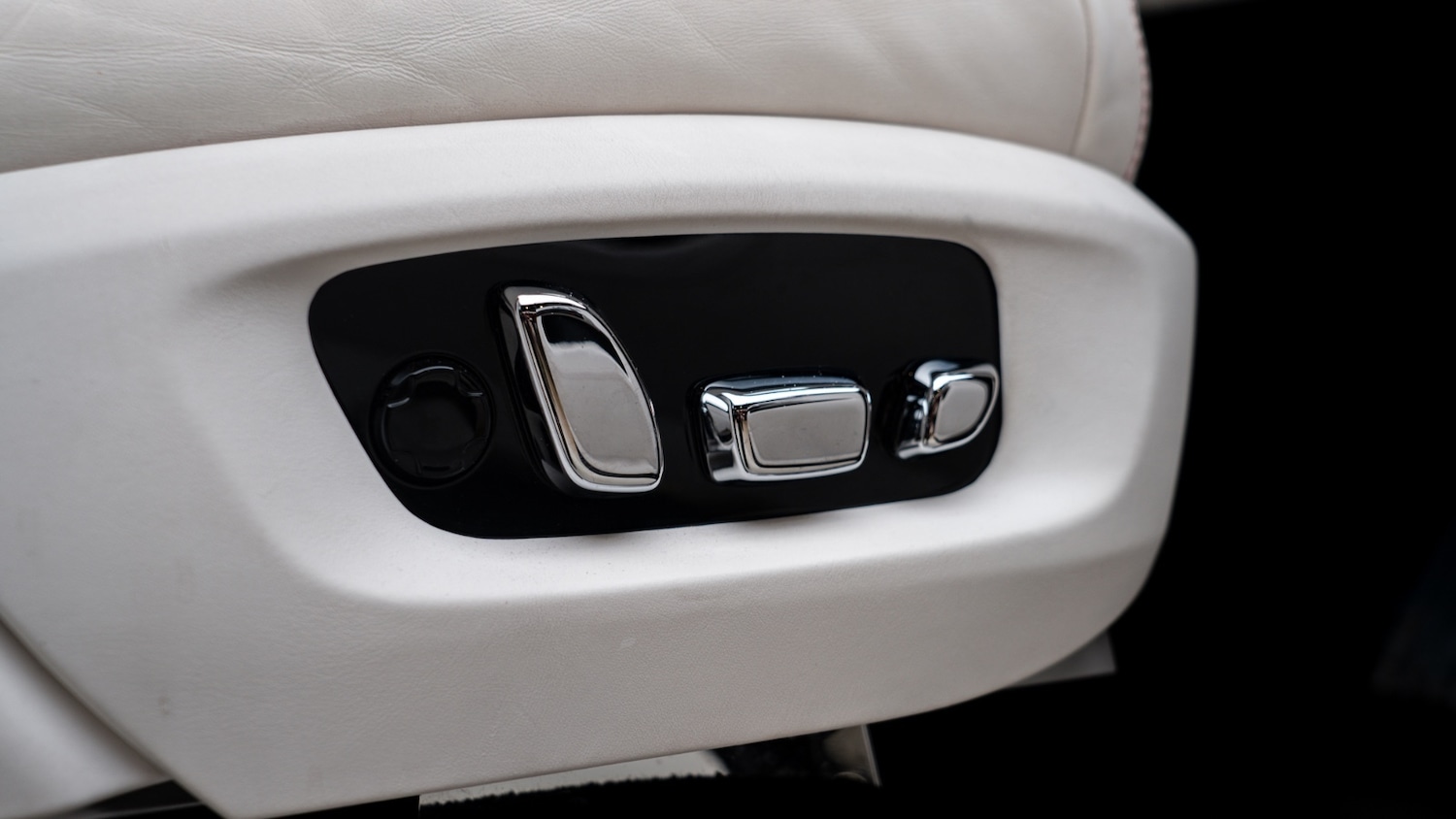 Used Rolls-Royce Cullinan 2022 for sale - 77600415: Photo 35