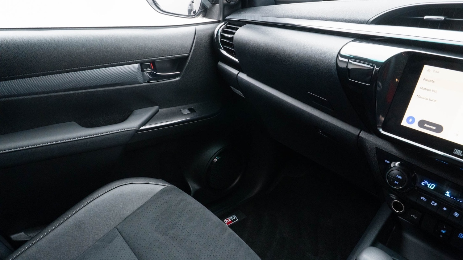 Used Toyota Hilux 2025 for sale - 76130594: Photo 25