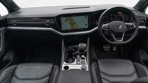 Used Volkswagen Touareg 2023 for sale - 76208801: Photo 2