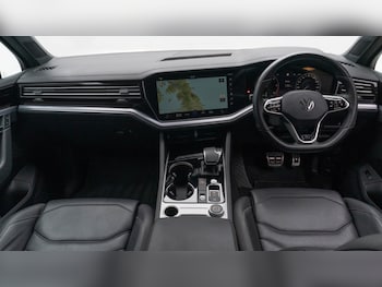 Used Volkswagen Touareg 2023 for sale - 76208801: Photo 2