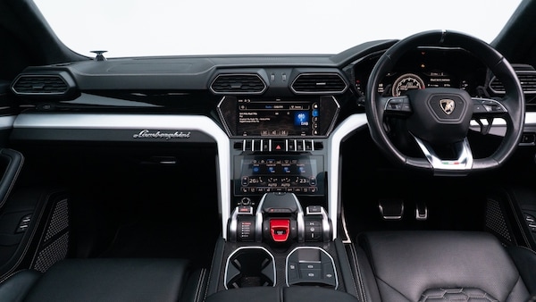 Used Lamborghini Urus 2019 for sale - 76312473: Photo 2