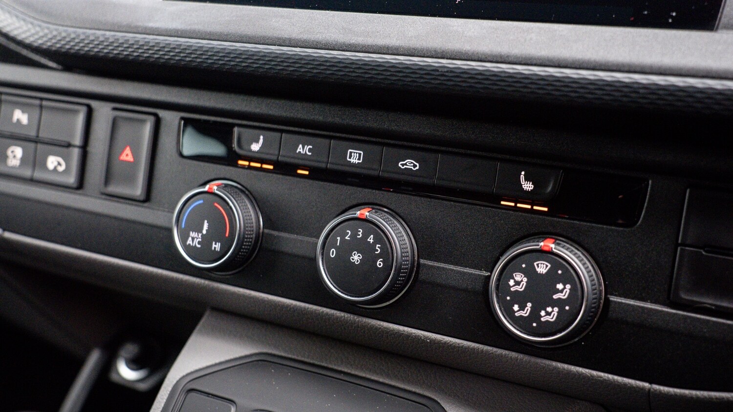 Used Volkswagen Transporter 2023 for sale - 76834849: Photo 32