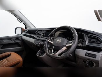 Used Volkswagen Transporter 2022 for sale - 77063432: Photo