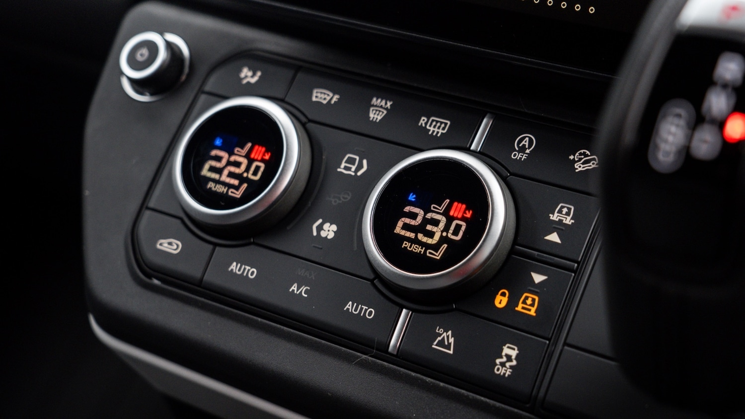 Used Land Rover Defender 2026 for sale - 77261617: Photo 17