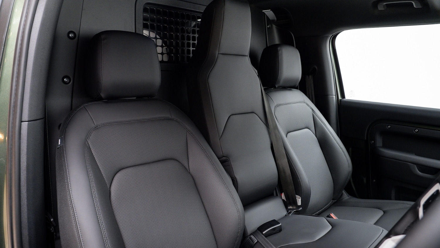 Used Land Rover Defender 2026 for sale - 77261617: Photo 3