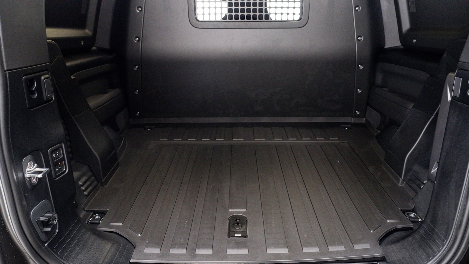 Used Land Rover Defender 2026 for sale - 77261617: Photo 4