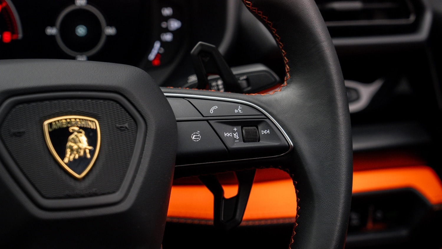 Used Lamborghini Urus 2025 for sale - 77903309: Photo 16