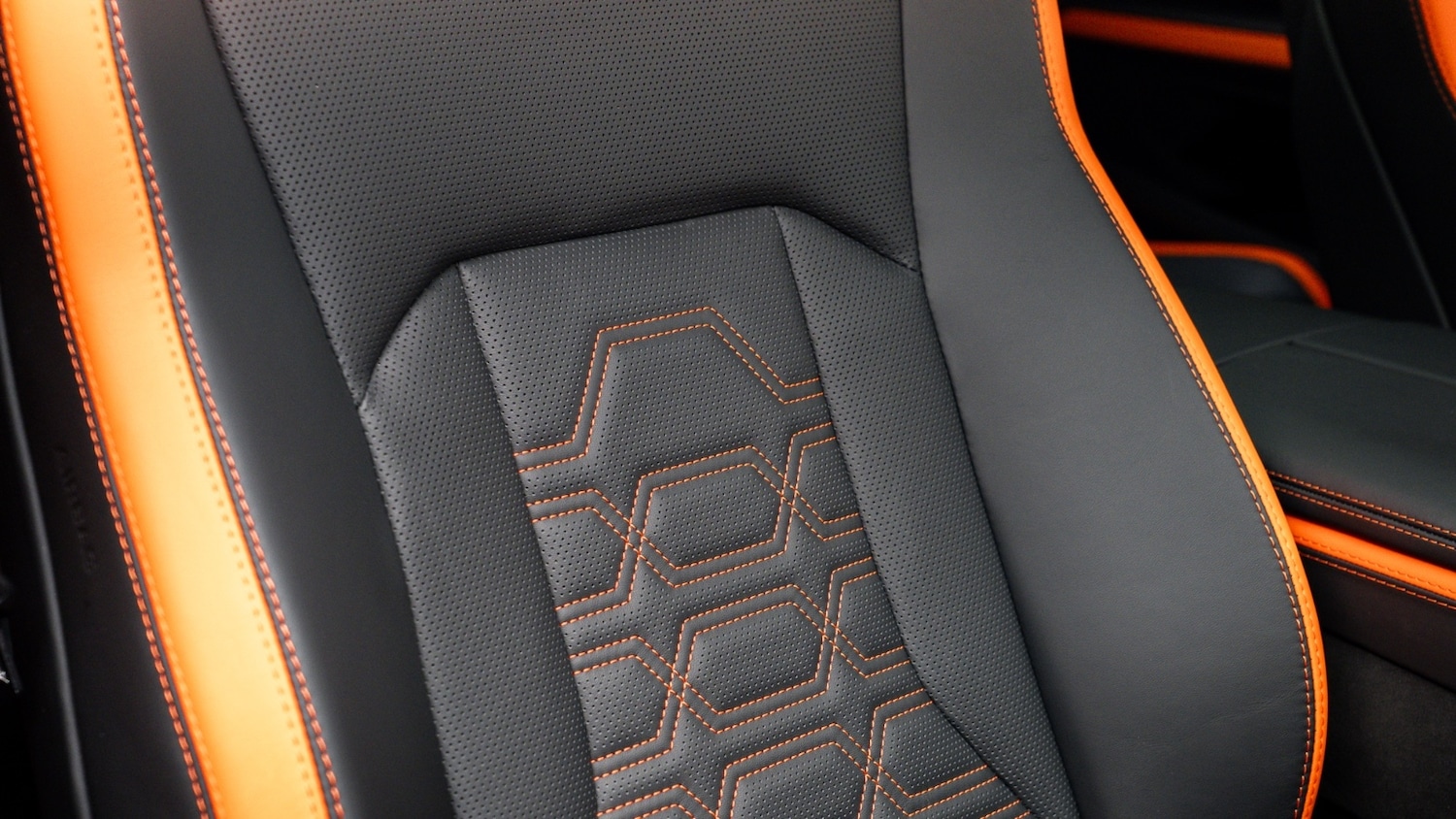 Used Lamborghini Urus 2025 for sale - 77903309: Photo 32